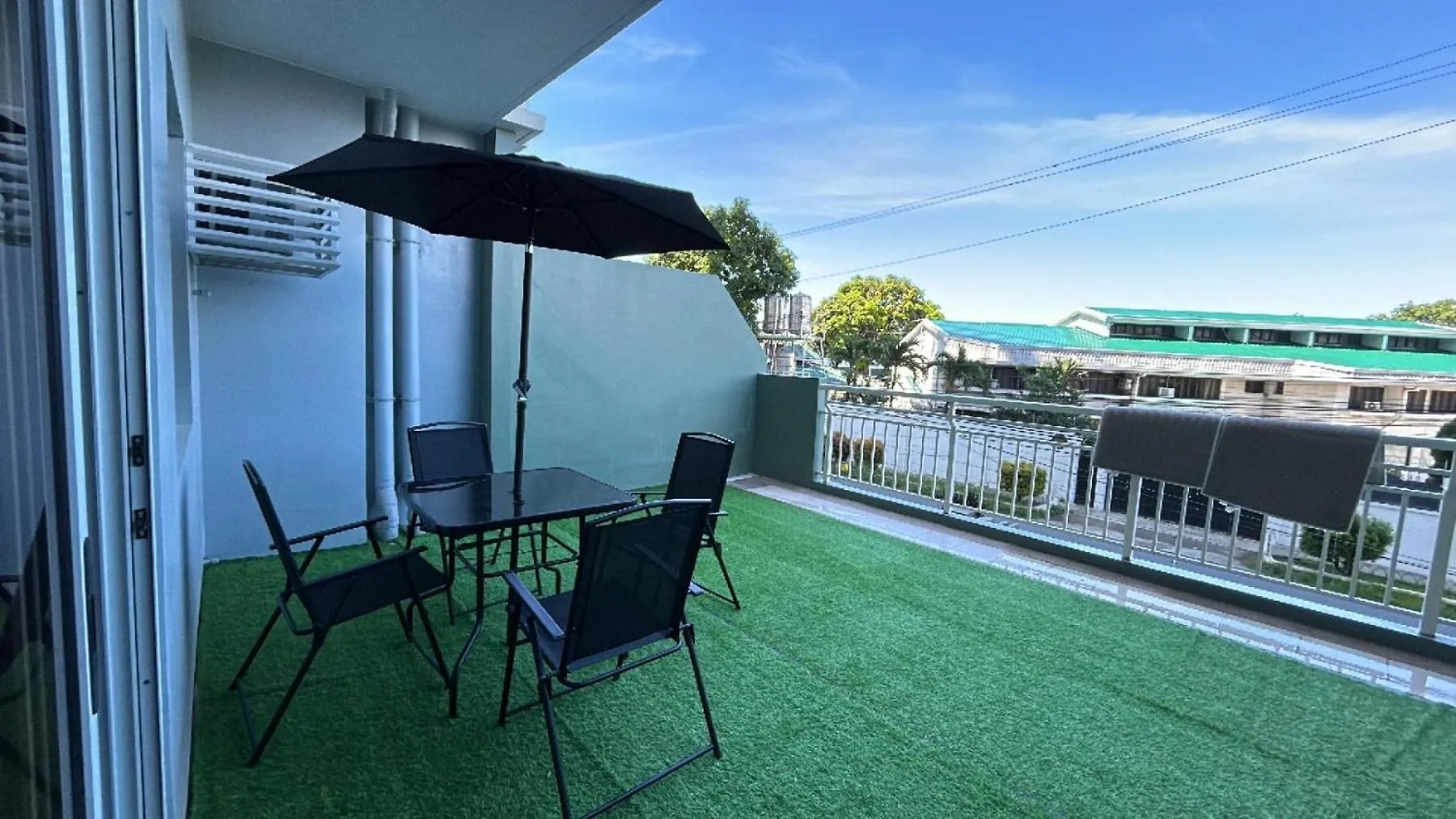 Verdon Parc 2 Bedroom Unit With Big Balcony Davao City 0*,  Filippine